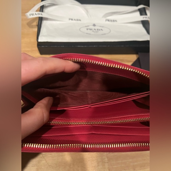Prada zip wallet full inclusion - Picture 6 of 13